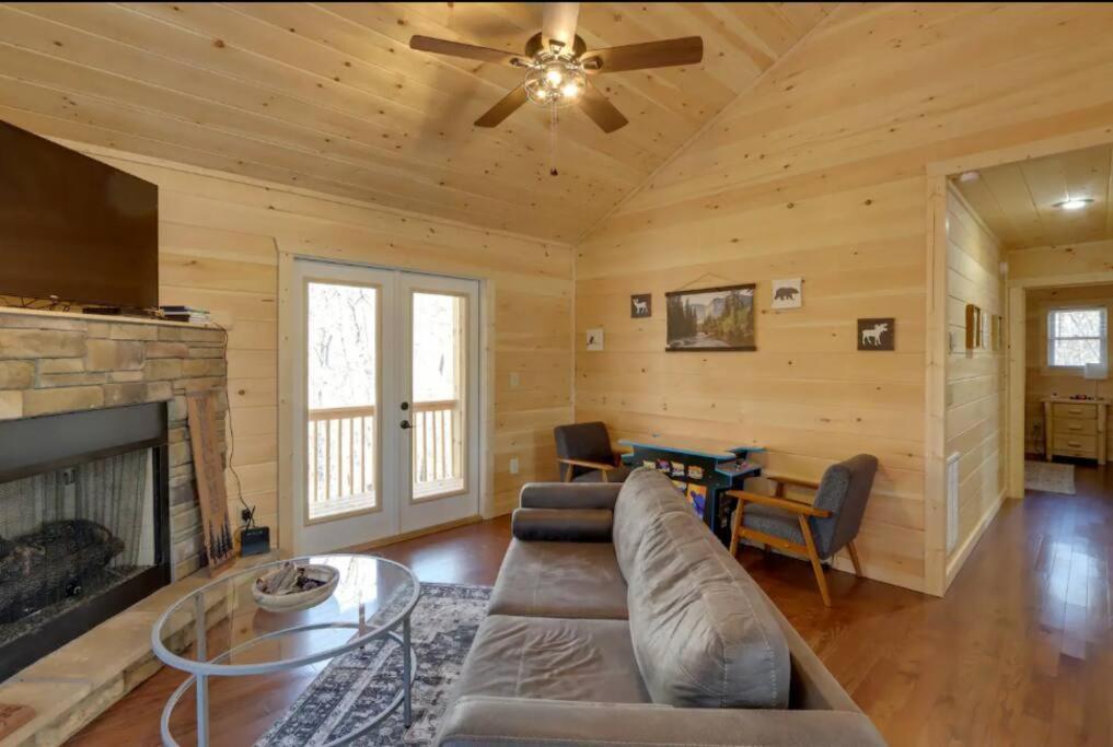 New Serene, Fun & Comfy Cabin- Covered Deck, Grill, Arcade Murphy Exterior photo