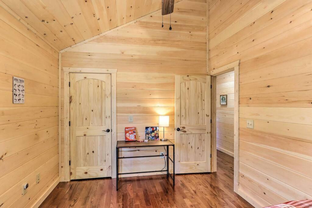 New Serene, Fun & Comfy Cabin- Covered Deck, Grill, Arcade Murphy Exterior photo