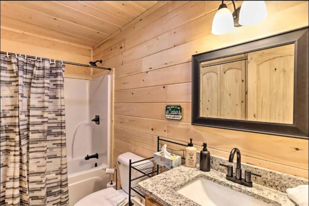 New Serene, Fun & Comfy Cabin- Covered Deck, Grill, Arcade Murphy Exterior photo