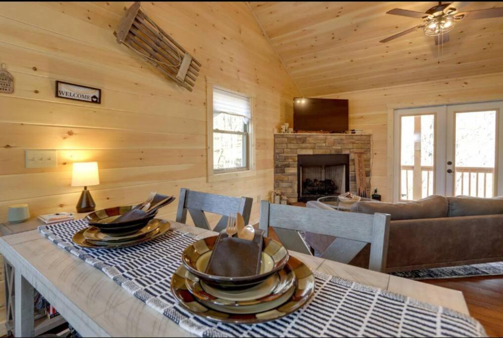 New Serene, Fun & Comfy Cabin- Covered Deck, Grill, Arcade Murphy Exterior photo